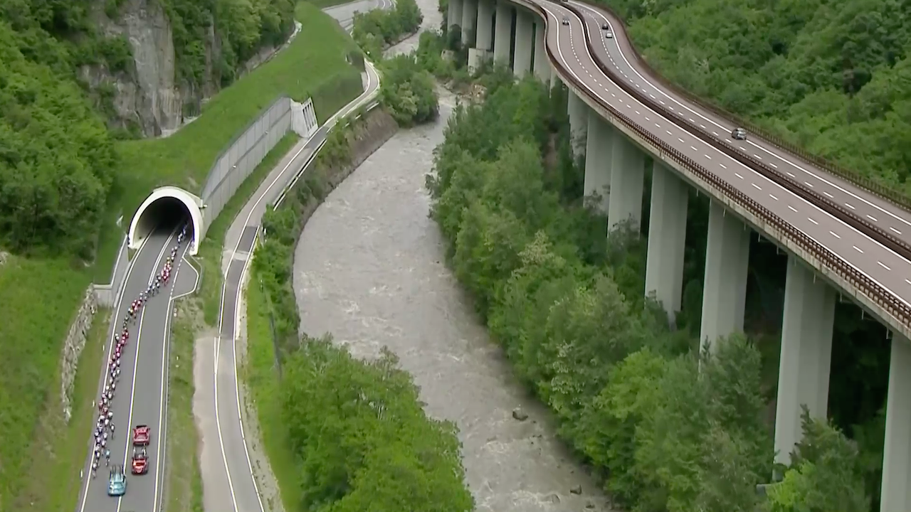 Giro d’Italia 2019 – Stage 17 [FULL STAGE]