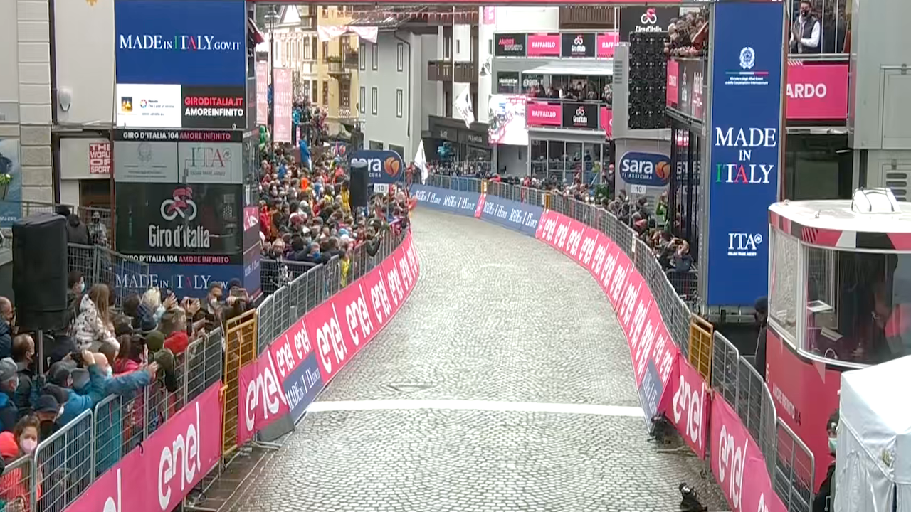 Giro d’Italia 2021 – Stage 16 [LAST 500 M]