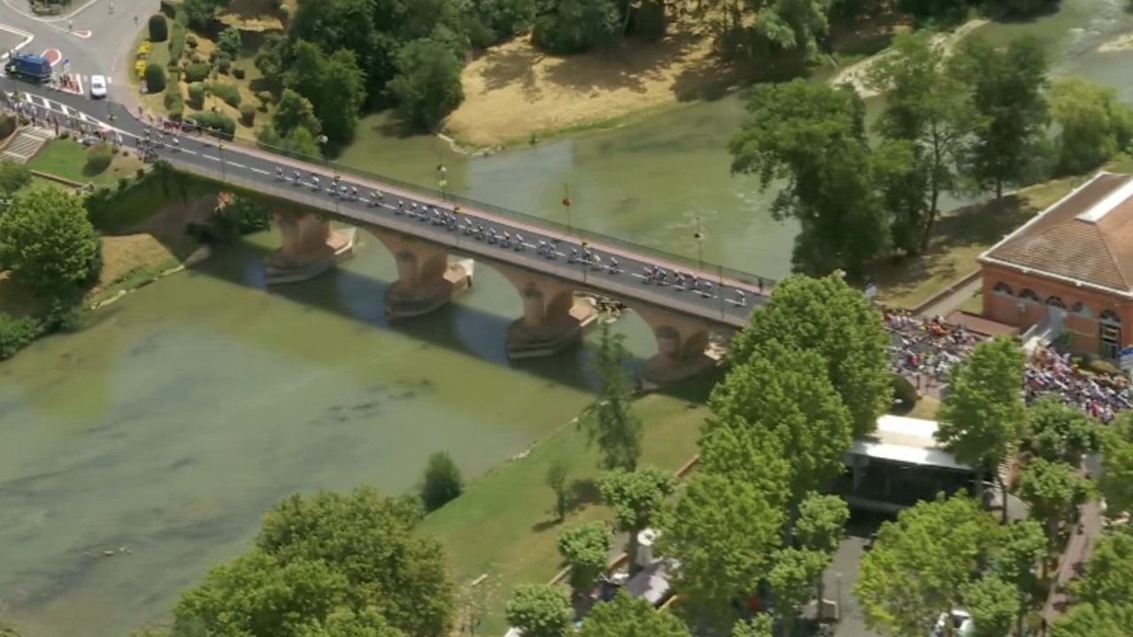 Tour de France 2025 – Stage 15 [HIGHLIGHTS]